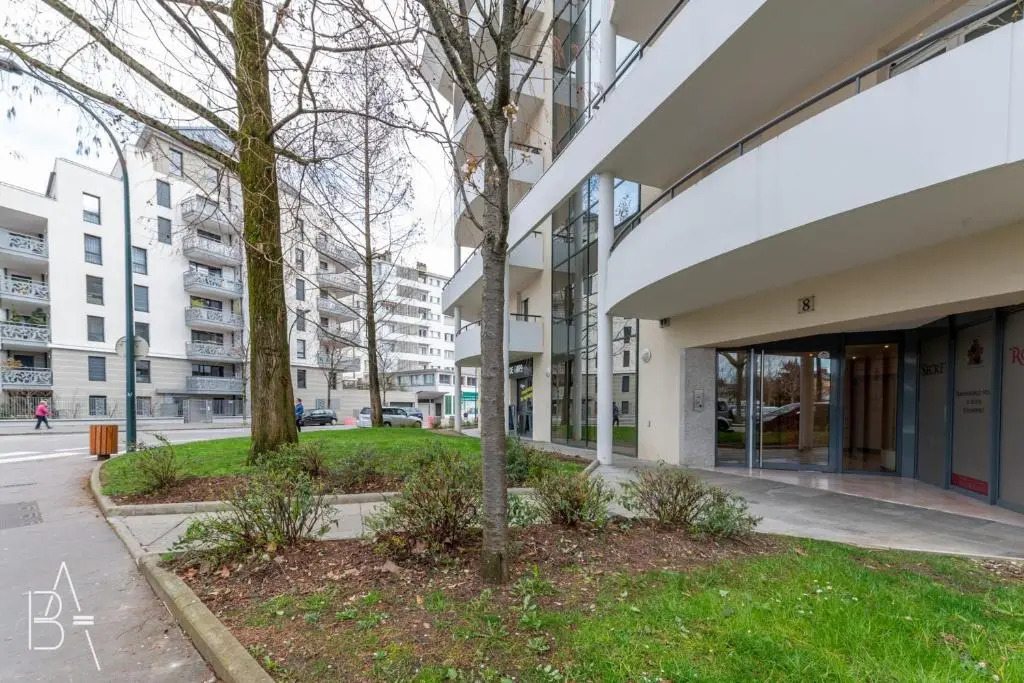 LEsperluette - 44 sqm apartment with garage & balcony in the city center