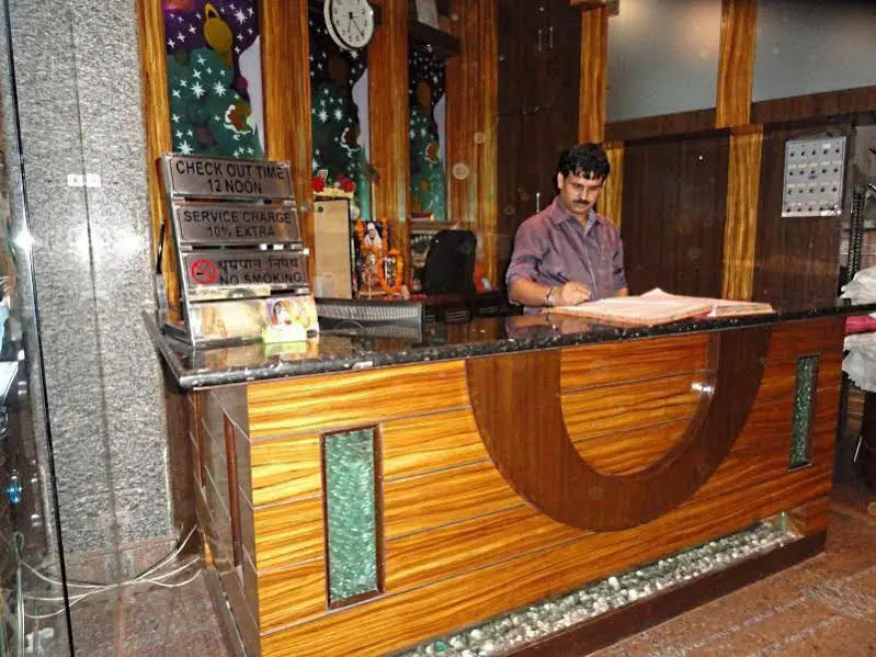 Hotel O S Deluxe