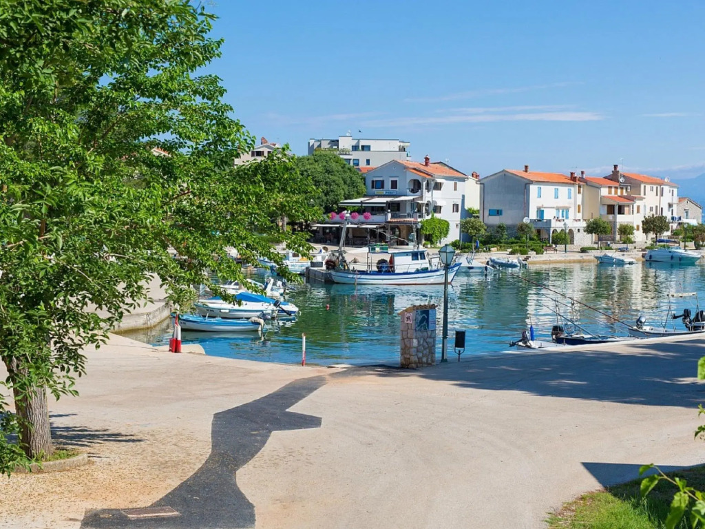 Nice Apartment with Private Terrace,50m Distant From the Sea !