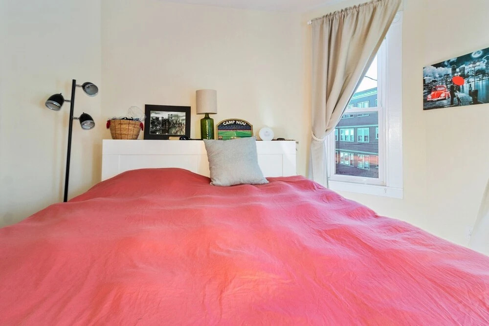 Beautiful, Modern 3br With A Home Office & Patio In Jp Close To Major Hospitals 2 Bedroom Condo by Redawning