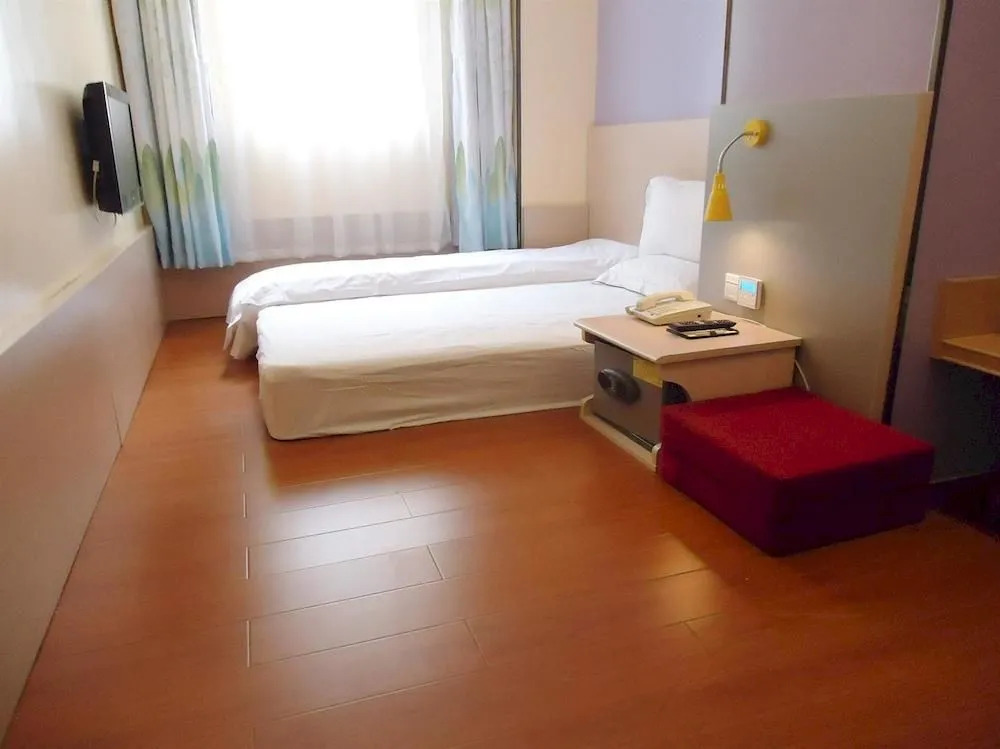 ZhuXing Hotel