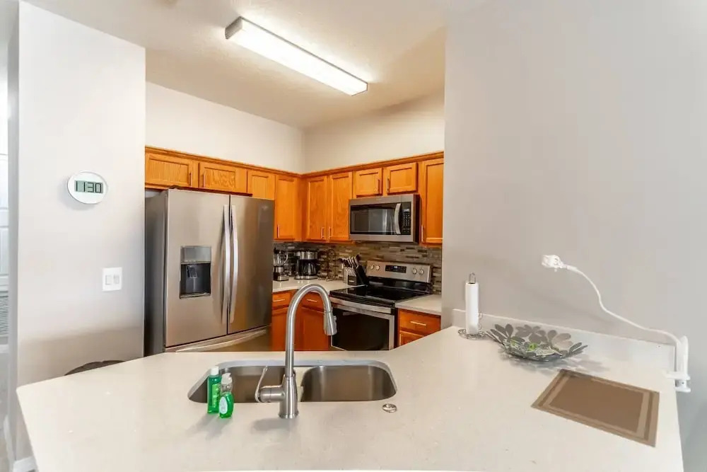 7526 Oakwater