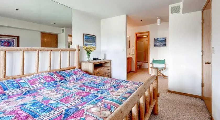Lake Forest Shoreview Condo: Fantastic Views