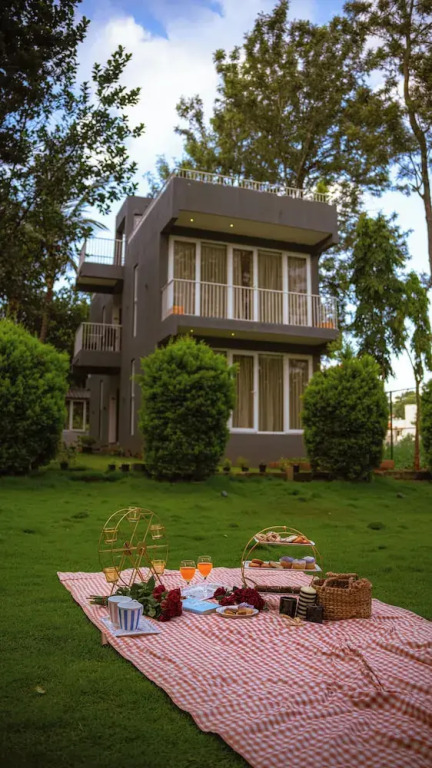 Thavika Silverwoods Residence