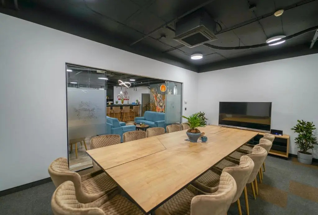 CHORS like a hotel - Capsule & NFT Boutique Hostel Bratislava - City Center