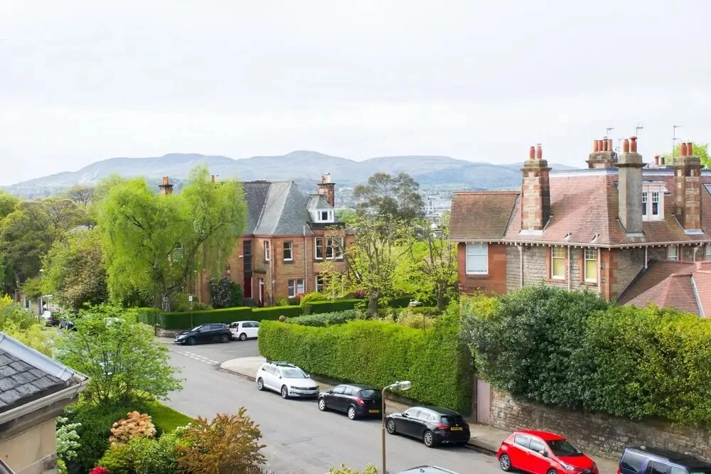 Beautiful & Bright Three Bedroom Home