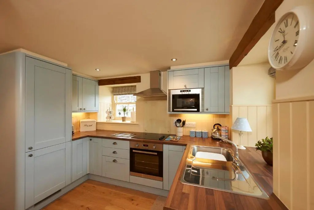 Helm Mount Lodge & Cottages