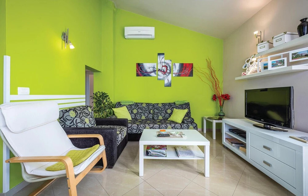 Adorable Holiday House Lilla-with pool-near Old Town Labin