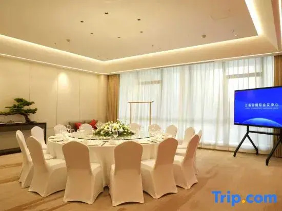 Jinglan Hotel Yinchuan Lanshan Valley