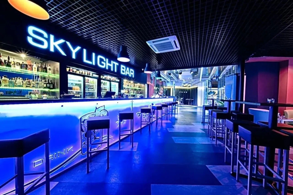 SkyHotelGwarna