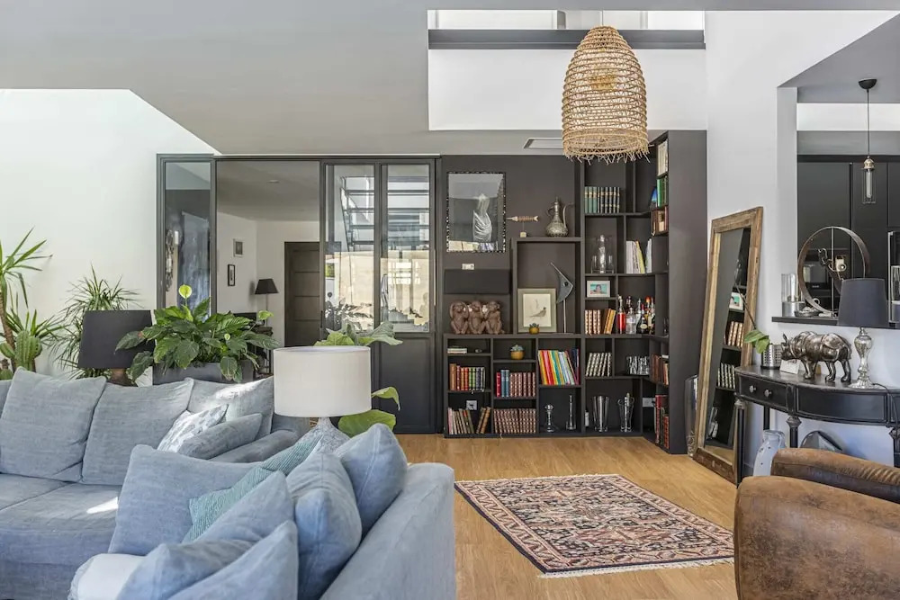 Stunning Home with Private Pool and Patio by GuestReady