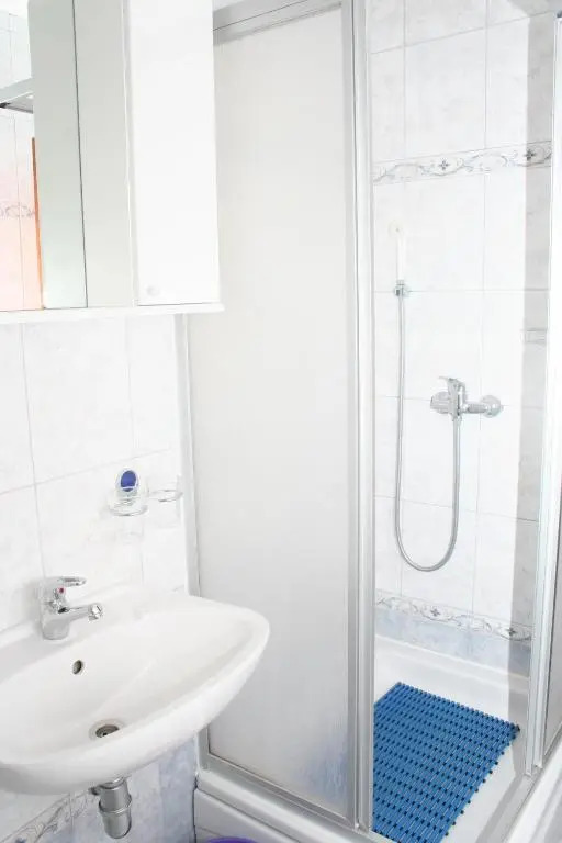 Apartments and rooms with parking space Vodice - 4164