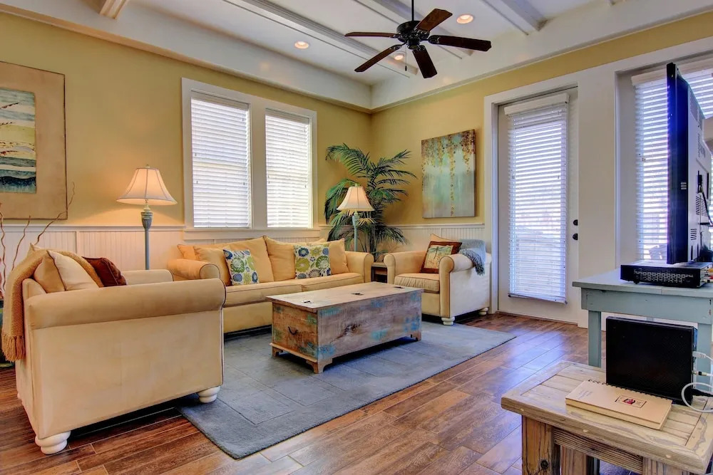 Cinnamon Shore- Suntide TC 1103