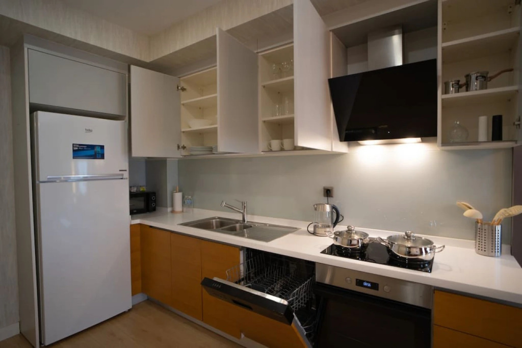 Fancy 2+1 Apt (2 bathrooms) - Core living