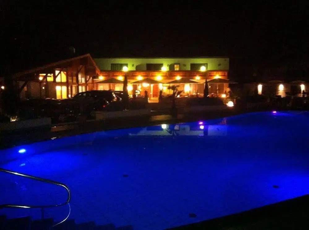 SCHLOSSHOF SÜDTIROL - Hotel & Camping Resort
