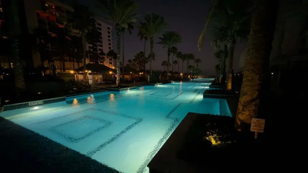 Stunning 17th Floor Spacex Direct Views Luxe 3 Bedroom Apts