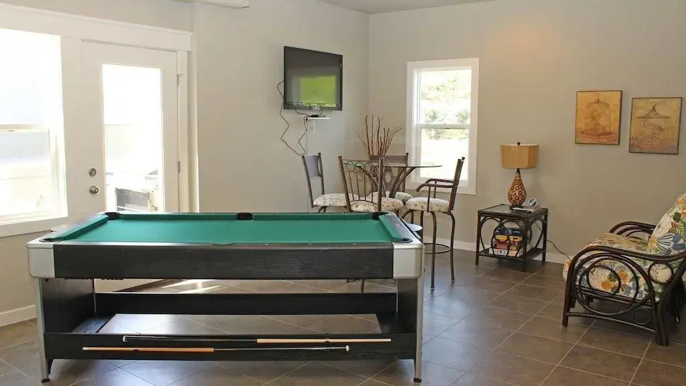 Dad's Mercedes, Mom's Dream! - 4 Br Home