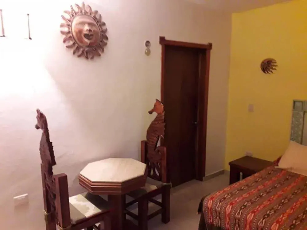 Cancun Guest House 3 near Ado bus terminal and 25 min from-to airport by shuttle