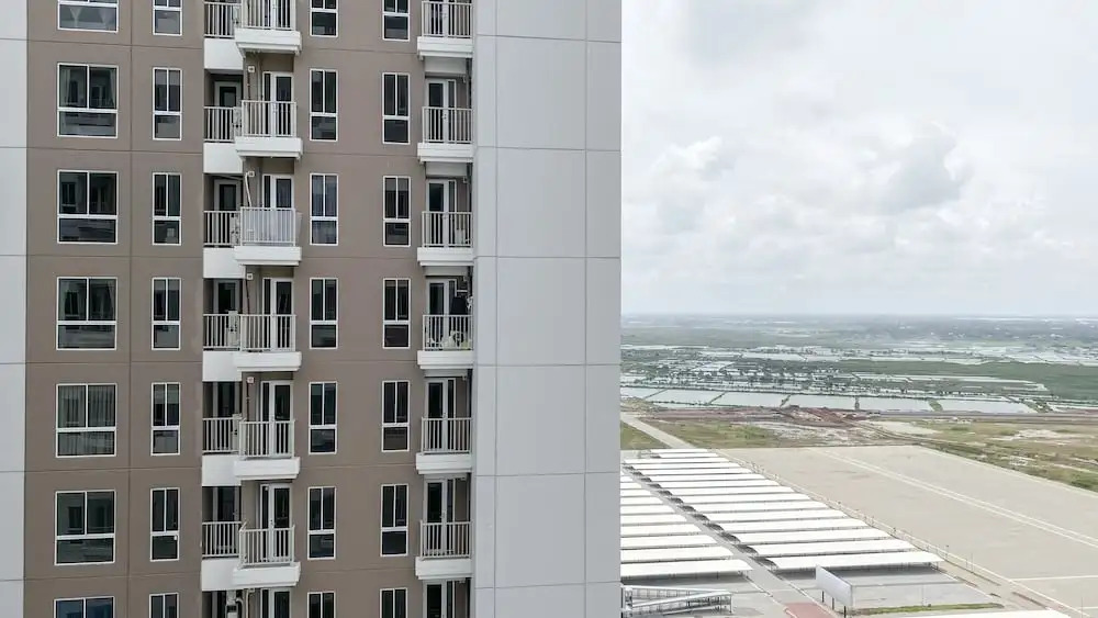 Well Furnished Studio Room At High Floor Tokyo Riverside Pik 2 Apartment