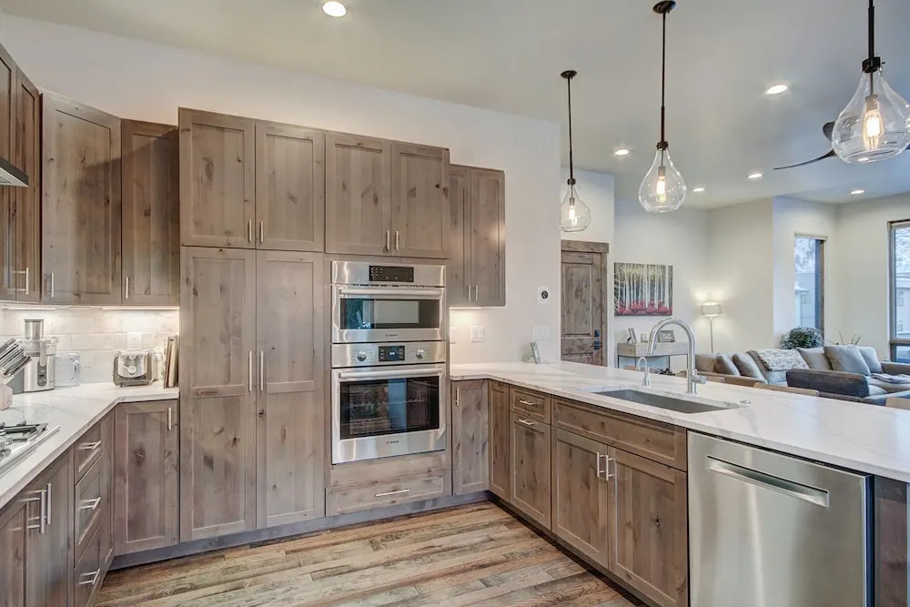 5th Ave #2 3br 3ba 3 Bedroom Townhouse