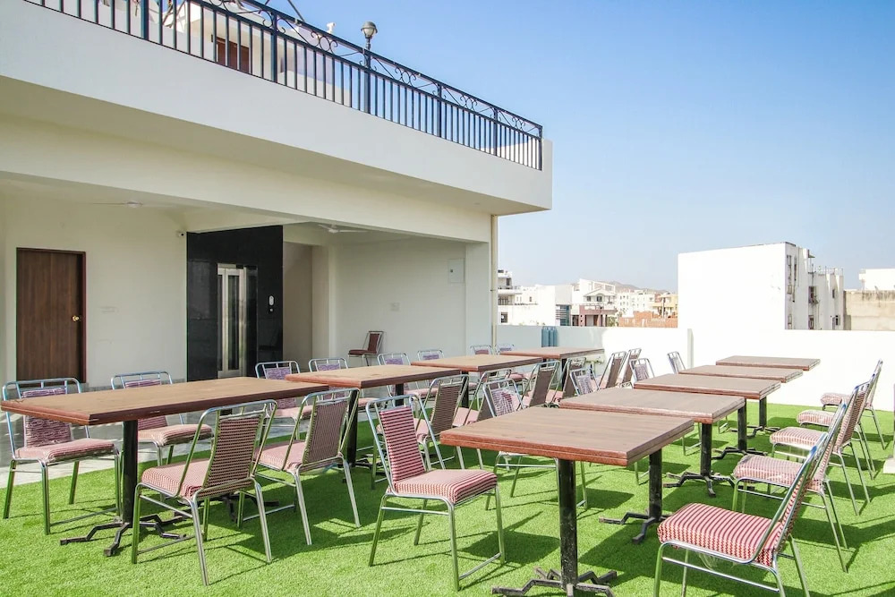 OYO 35787 Hotel Lotus