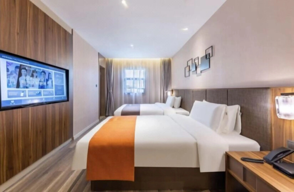 Home Inn Plus-Tianhe Sports Center