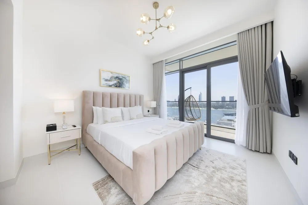 2BR Emaar Beachfront Full Sea Skyline Views