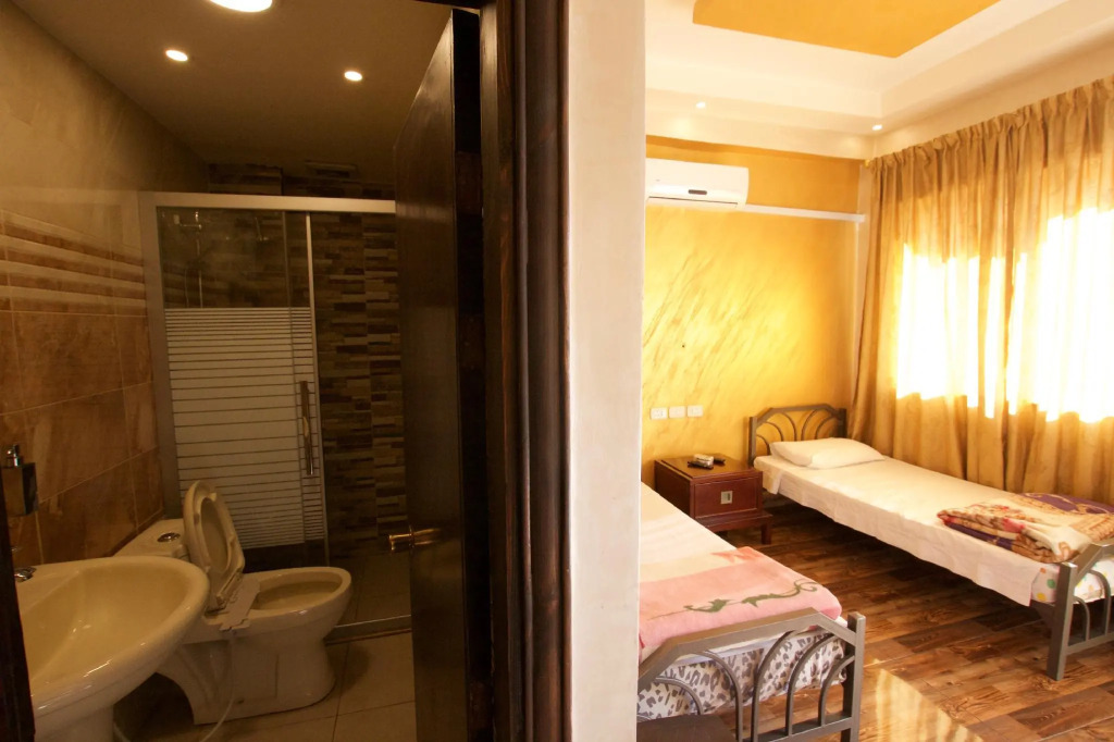 Erasmus Student House By Sunrise Hostel