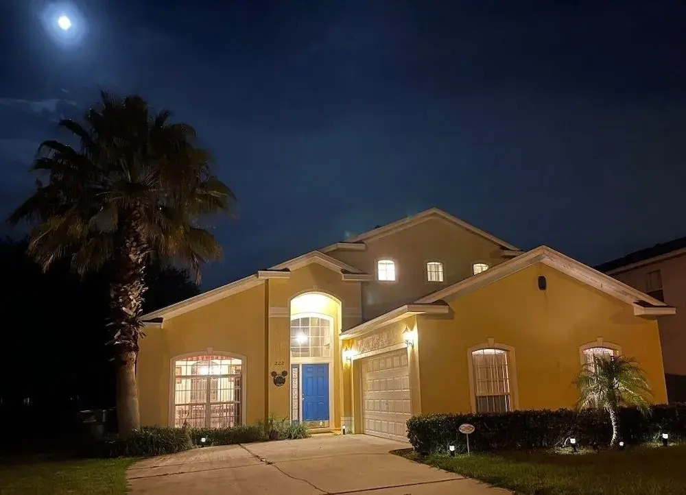 Lakeside Villa 5 Bedroom Home
