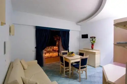 Suites Venustas Park