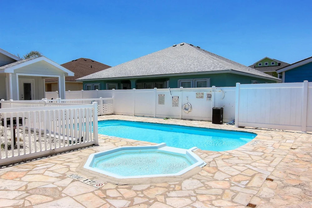 Beach Please Sh201 2 Bedrooms 2 Bathrooms Condo