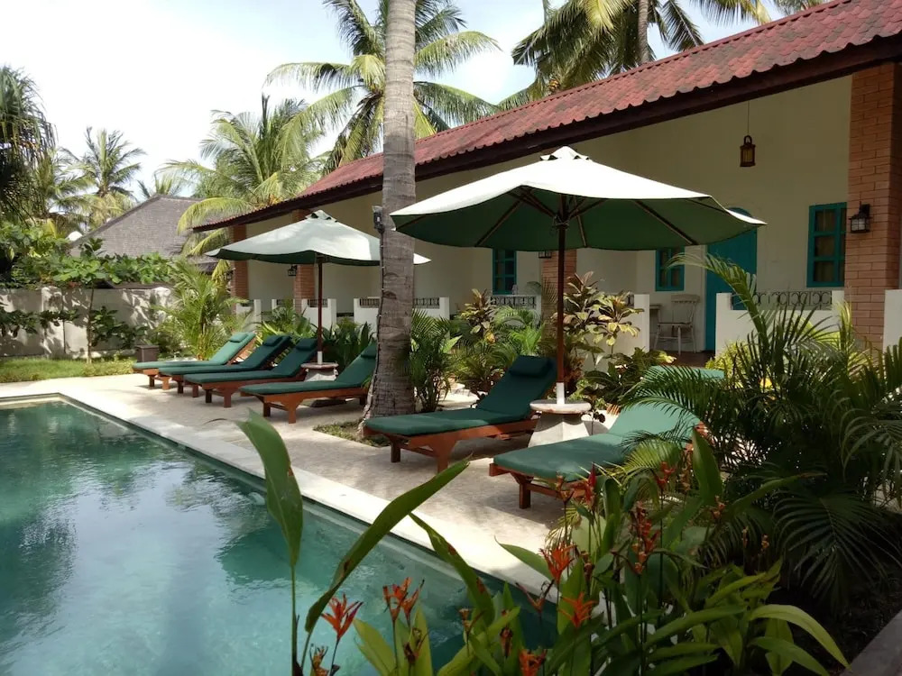 White Coconut Resort