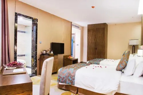Chengdu Cloud Retreat Hotel(Dufu Thatched Cottage & Qingyang Palace Subway Station)