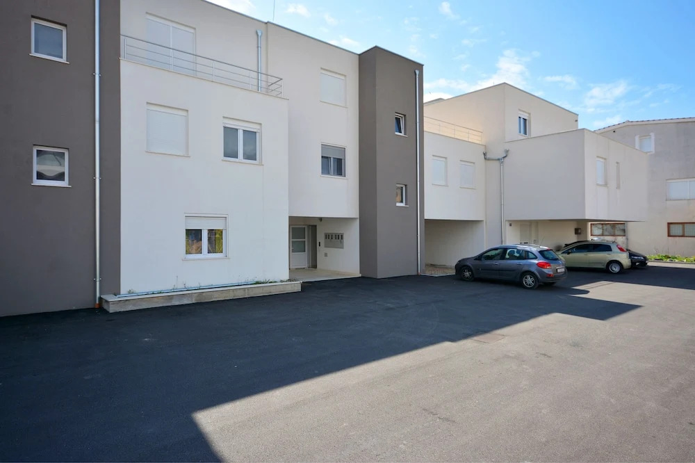 Apartments Jure Miljak