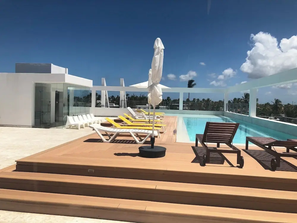 Studio Apart Hotel Rooftop Pool Beach