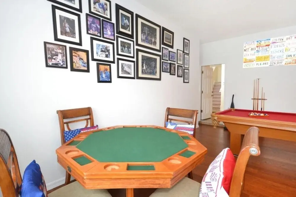 Beautiful 5 Bedroom Home With Large South-facing Pool