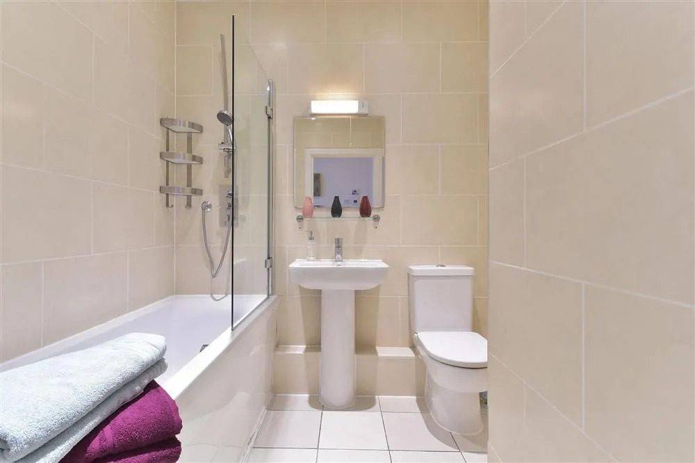 Chancery Lane - 1 Bedroom Apartment, 4Th Floor - Aak 48752