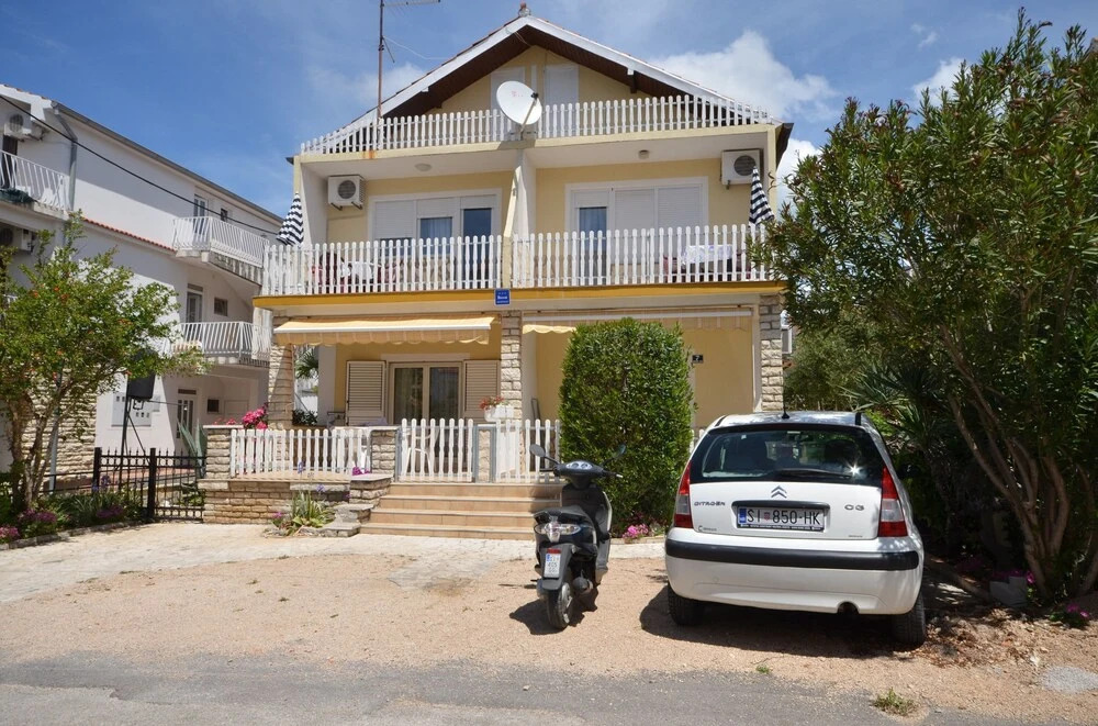 Apartments Tiho