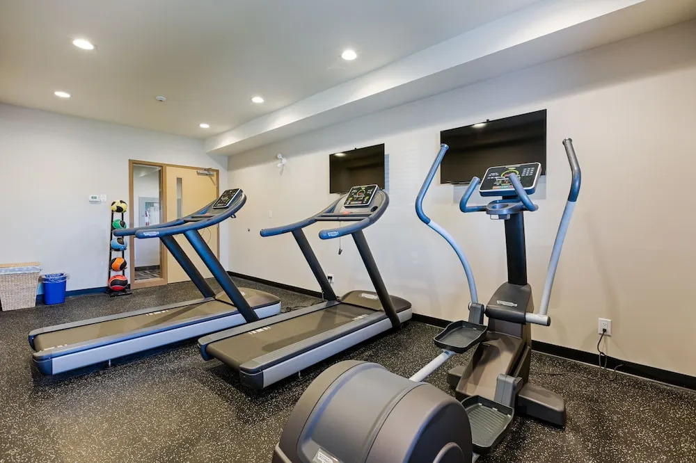 Microtel Casselman