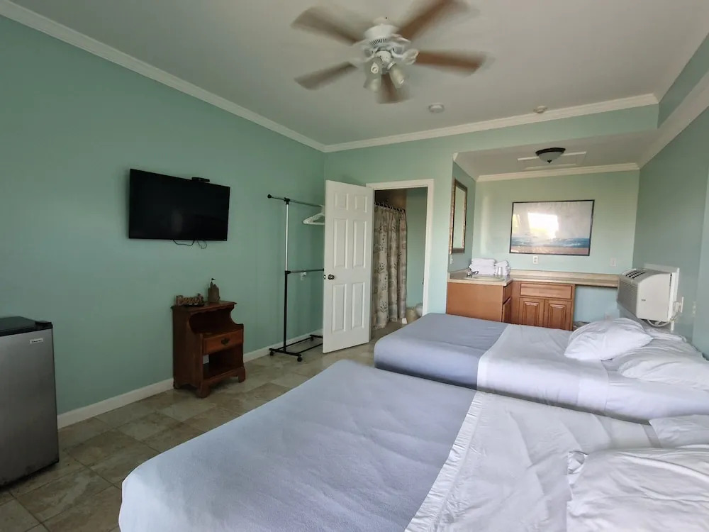 Sandcastle Beachfront Inn