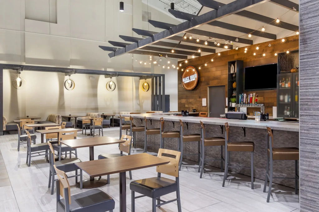 Holiday Inn Roanoke Airport - Conference CTR by IHG
