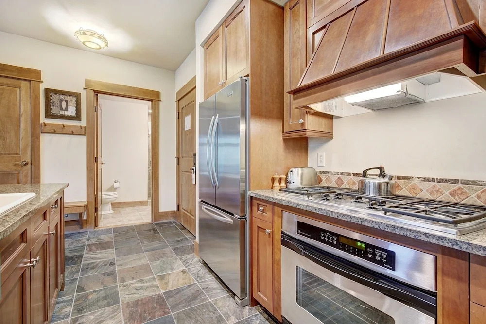 Luxurious 1 BR in River Run Village with Ski in ski out condo