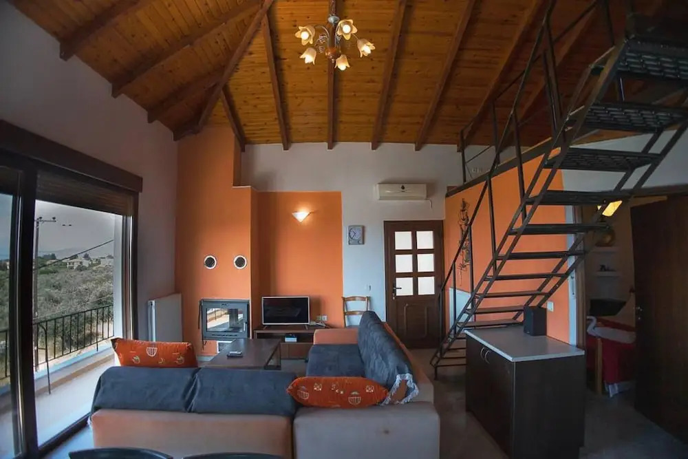 Foula House in Magnisia