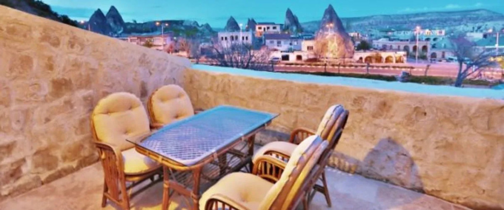 Elysee Cave House