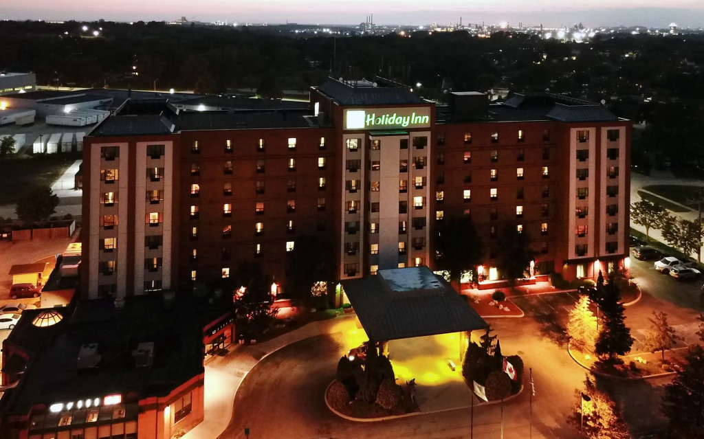 Holiday Inn Windsor - Ambassador Bridge by IHG