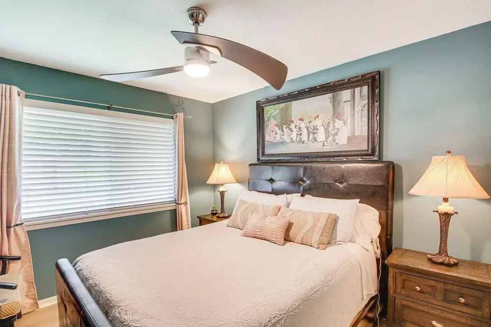 Walk to Bathhouse Row: Dog-friendly Home!