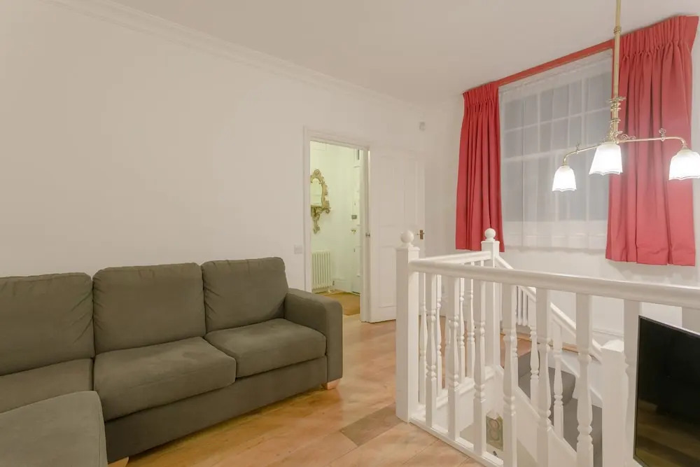 Home With Roof Terrace Hampstead Village