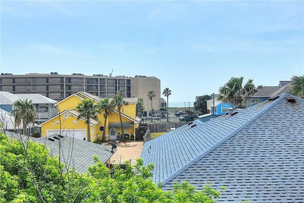1813 S 11th Townhome #601 5 Bedrooms 4.5 Bathrooms Townhouse