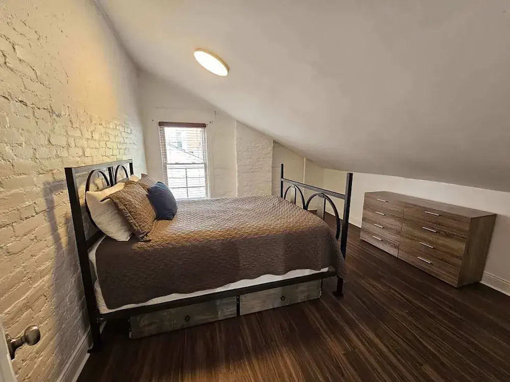 Heart of Mainstrasse Apt 4