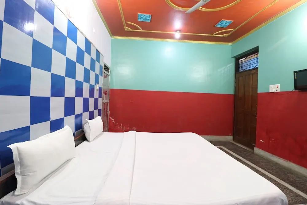 OYO 45940 Grand Imperial